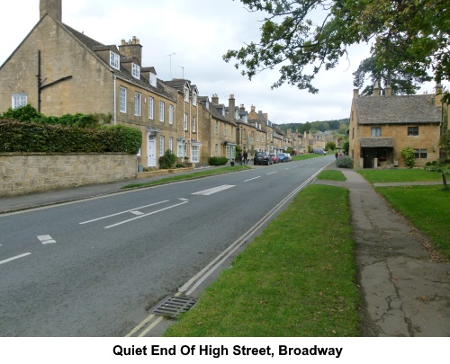 The quiet end of High Street in Broadway.