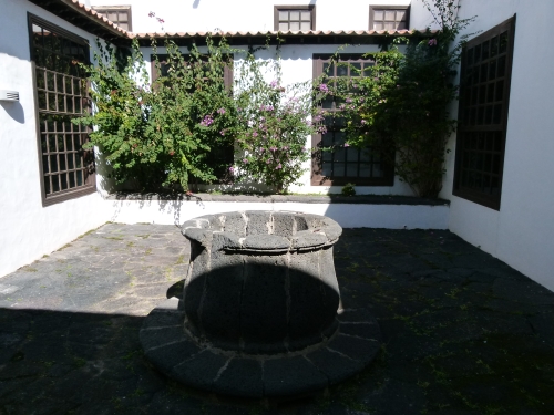 Palacio Spinola courtyard