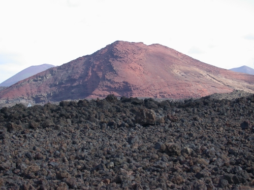 Red mountain near Los Hervidos