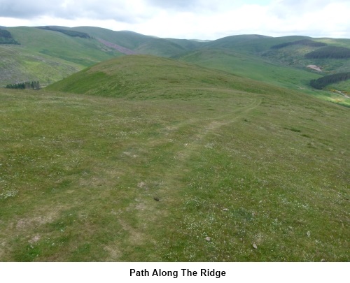 The footpath along the ridge.