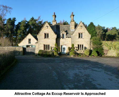 Attractive cottage at the start of the walk.